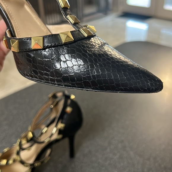 BCBG black Heels - Picture 8 of 14